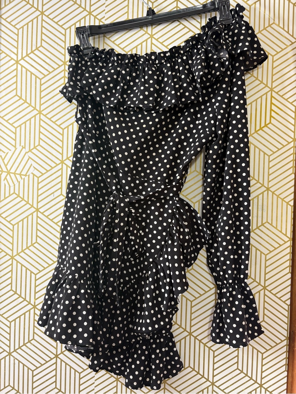 Nasty Gal Black & White Polka Dot Off-Shoulder Ruffle dress size 6